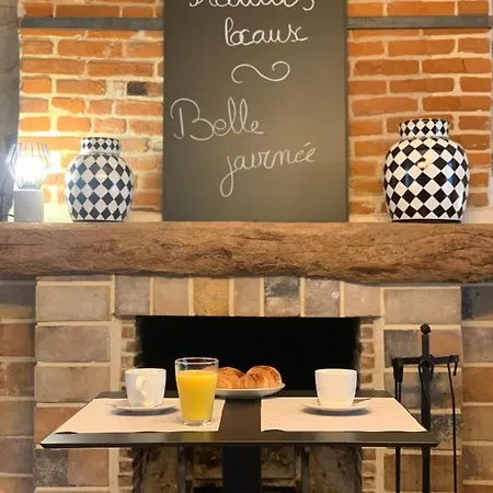 Couette-café L'ecole Des Demoiselles
