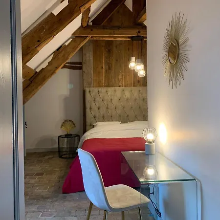 L'ecole Des Demoiselles Couette-café 4*