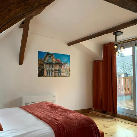 L'ecole Des Demoiselles Couette-café Honfleur