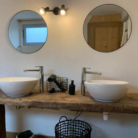 L'ecole Des Demoiselles Bed & Breakfast *