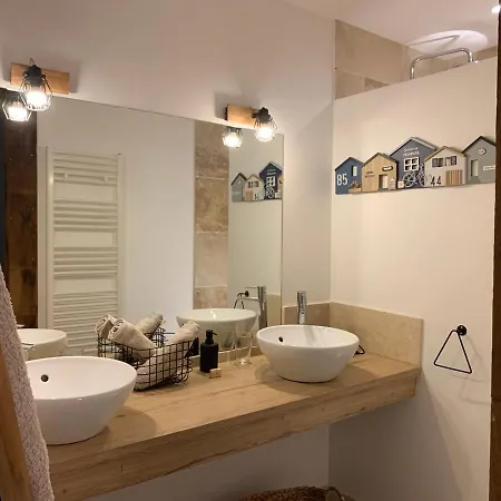 L'ecole Des Demoiselles Bed & Breakfast