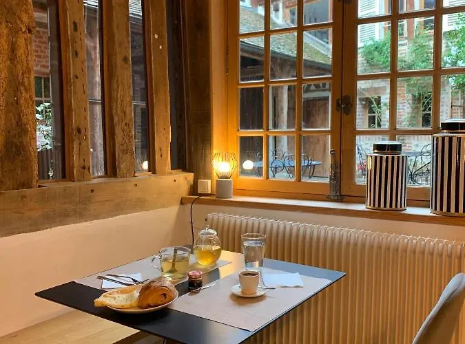 L'ecole Des Demoiselles Couette-café 3*