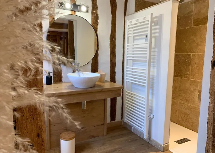 L'ecole Des Demoiselles