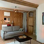 L'ecole Des Demoiselles Bed & Breakfast Honfleur
