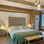 L'ecole Des Demoiselles Bed & Breakfast 4*