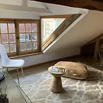 L'ecole Des Demoiselles Honfleur