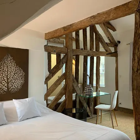 L'ecole Des Demoiselles Bed & Breakfast 3*