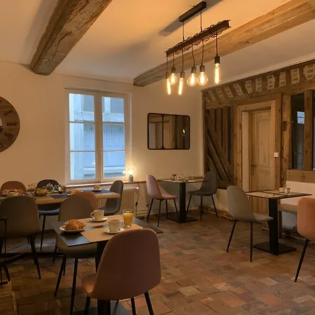 L'ecole Des Demoiselles 4*
