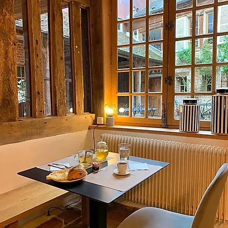 Alojamento de Acomodação e Pequeno-almoço L'ecole Des Demoiselles 4*