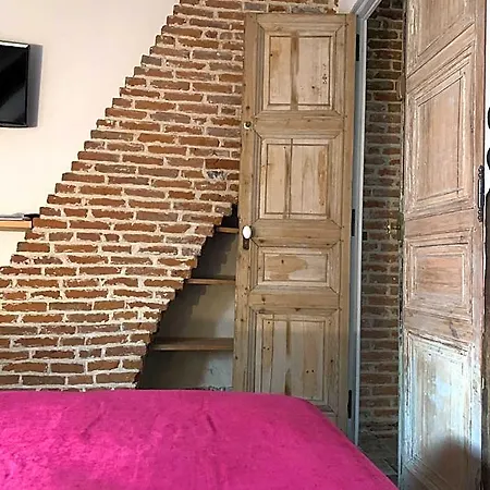 L'ecole Des Demoiselles