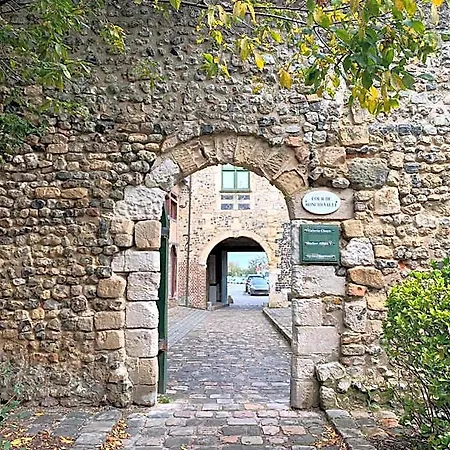 Bed & Breakfast L'ecole Des Demoiselles 4*