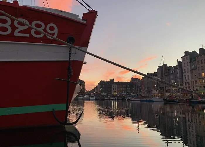 Bed & Breakfast L'ecole Des Demoiselles 3*