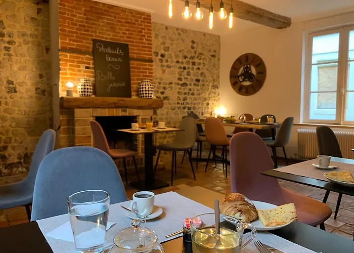 L'ecole Des Demoiselles 3* أونفلور