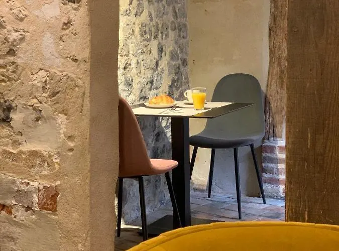 L'ecole Des Demoiselles أونفلور