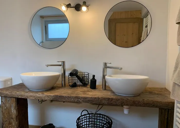 L'ecole Des Demoiselles Bed & Breakfast 3*