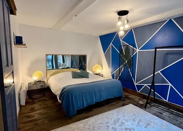 L'ecole Des Demoiselles أونفلور