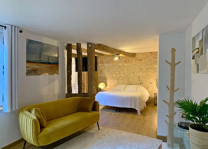 L'ecole Des Demoiselles أونفلور