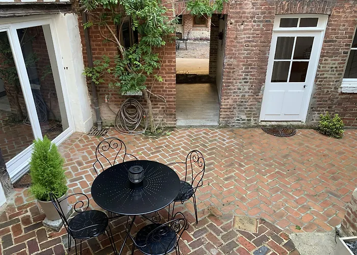 L'ecole Des Demoiselles Bed & Breakfast Honfleur